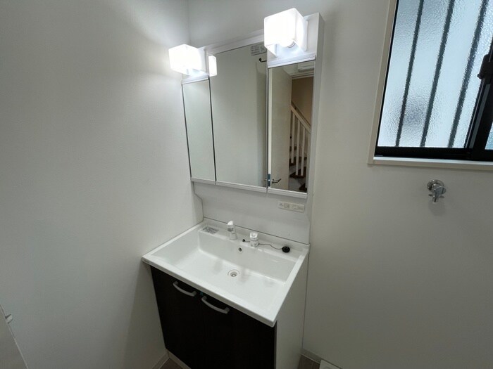 物件内観写真15　(洗面)