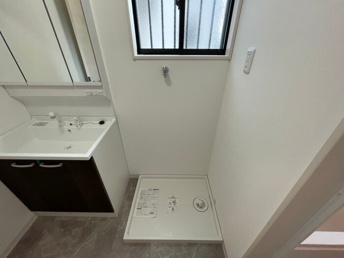 物件内観写真17　(洗濯機置場)