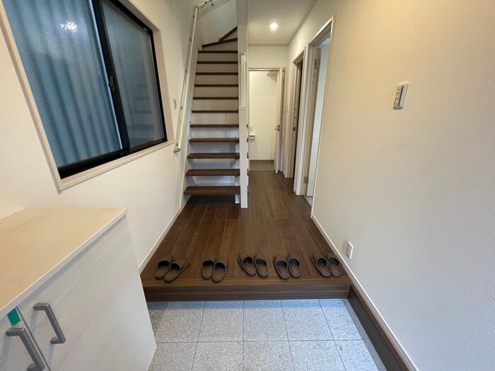 物件内観写真20　(玄関)