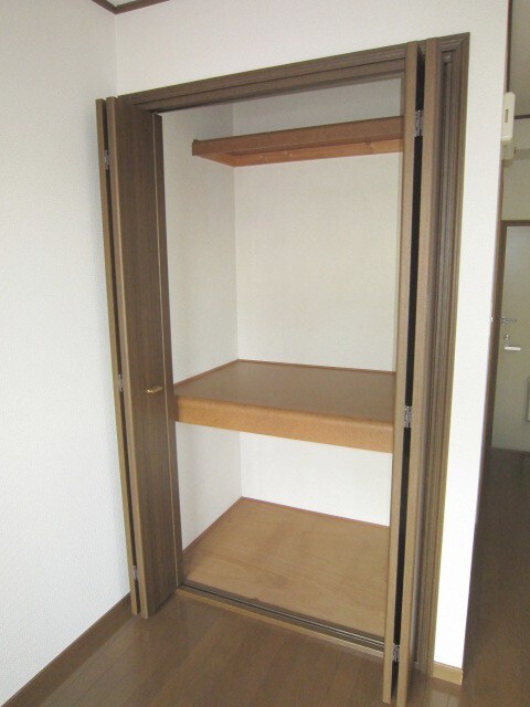 物件内観写真8　(収納)