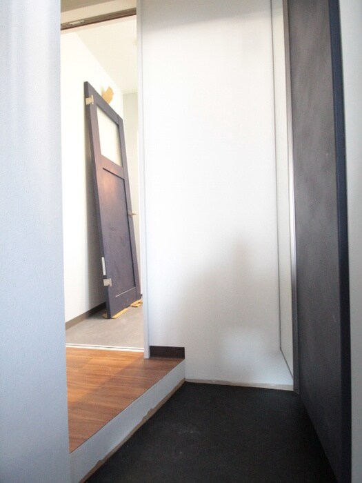 物件内観写真7　(玄関)