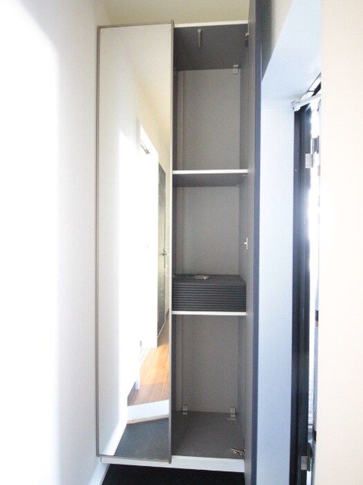 物件内観写真8　(靴箱)