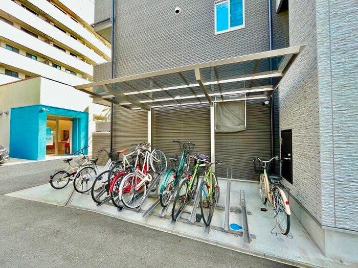 物件外観写真4　(駐輪場)