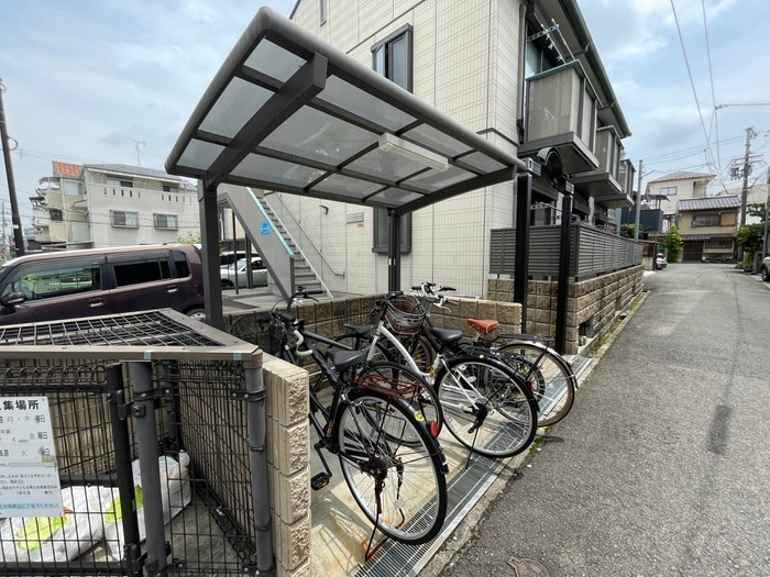 物件外観写真3　(駐輪場)
