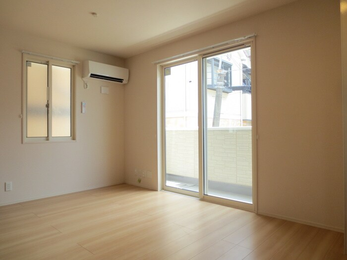 物件内観写真9　(居室)