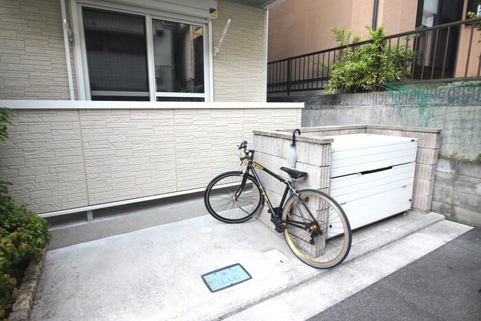 物件外観写真3　(駐輪場)