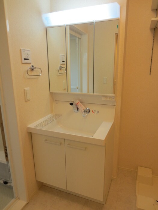 物件内観写真15　(洗面)