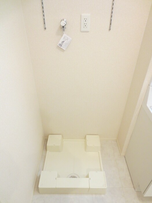 物件内観写真17　(洗濯機置場)