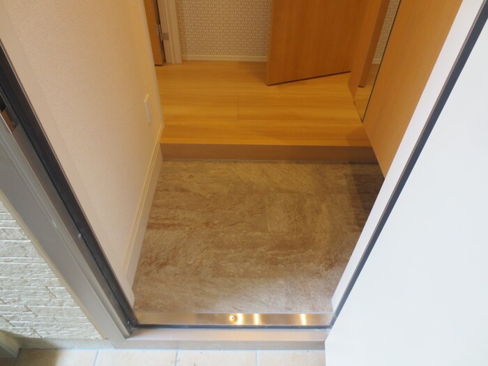 物件内観写真21　(玄関)