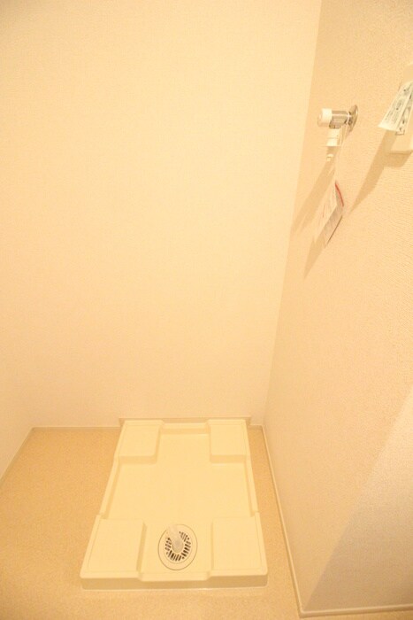 物件内観写真14　(洗濯機置場)