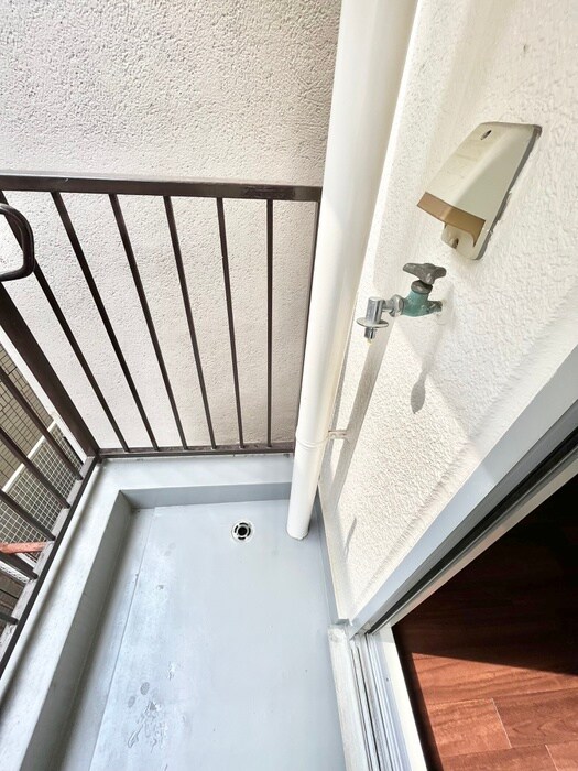 物件内観写真13　(洗濯機置場)