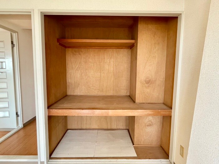 物件内観写真12　(収納)