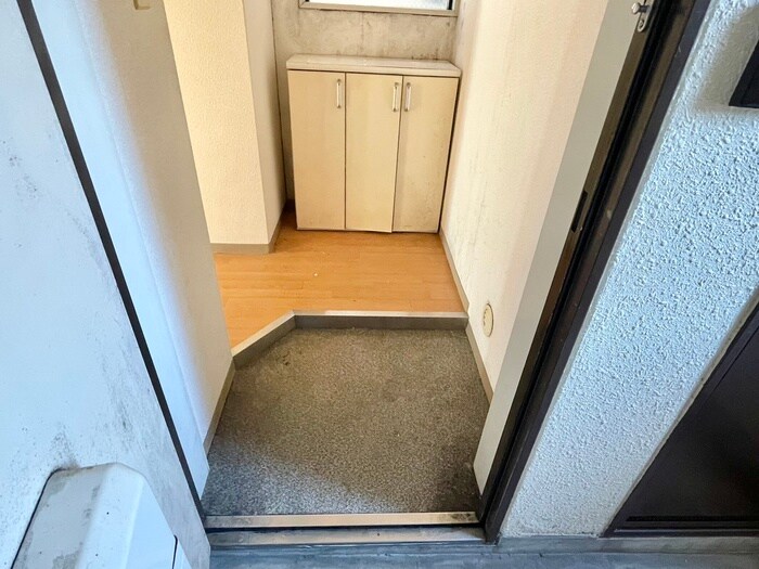 物件内観写真13　(玄関)