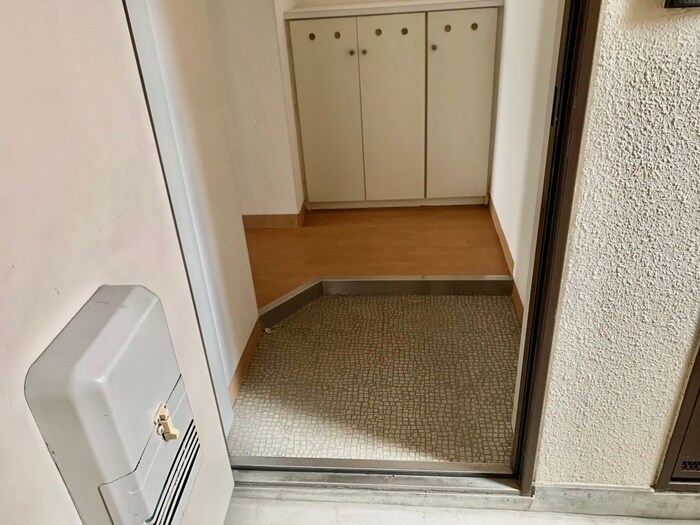 物件内観写真14　(玄関)