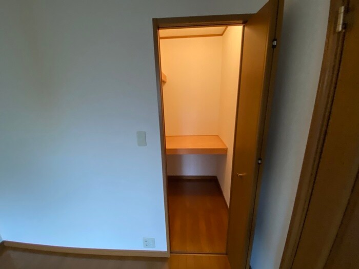 物件内観写真18　(収納)