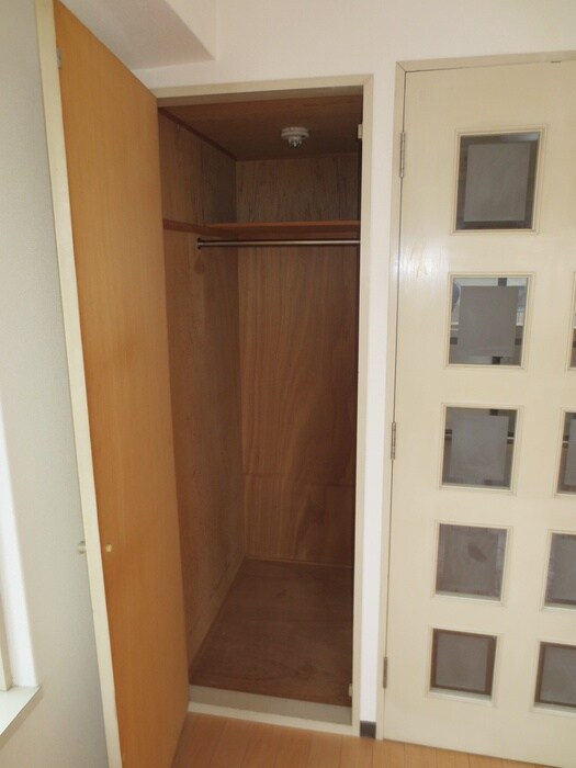 物件内観写真12　(収納)