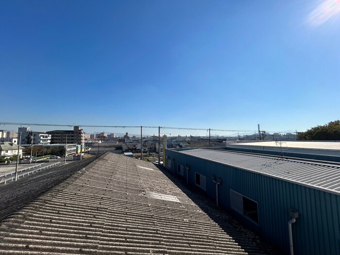 物件内観写真11　(室内からの展望)