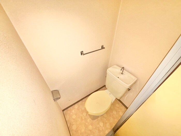 物件内観写真12　(トイレ)