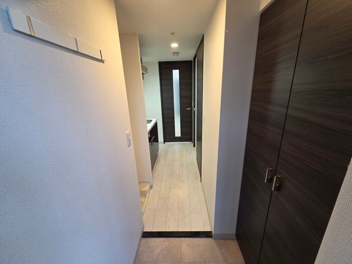 物件内観写真7　(玄関)