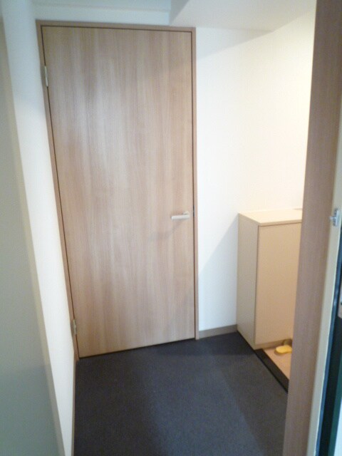 物件内観写真5　(玄関)