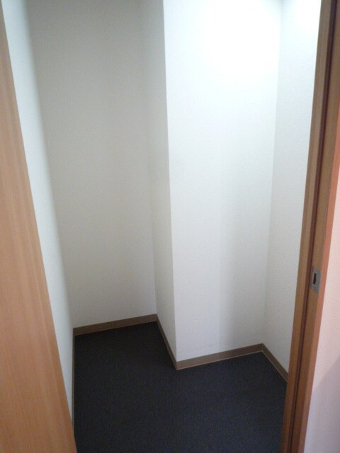 物件内観写真6　(収納)