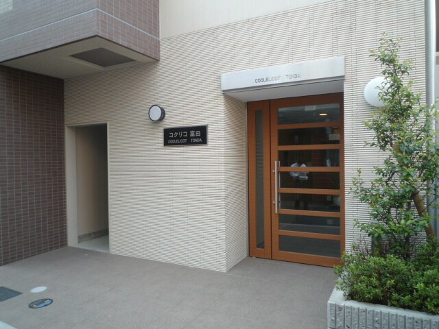 物件外観写真3　(エントランス部分)