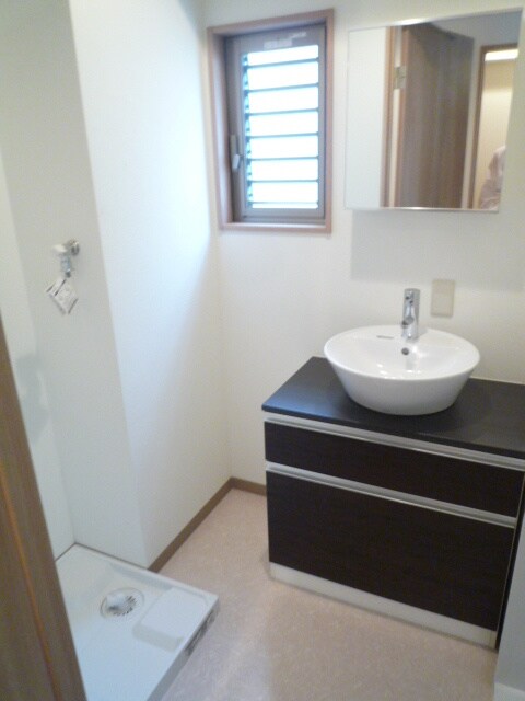 物件内観写真8　(洗面)