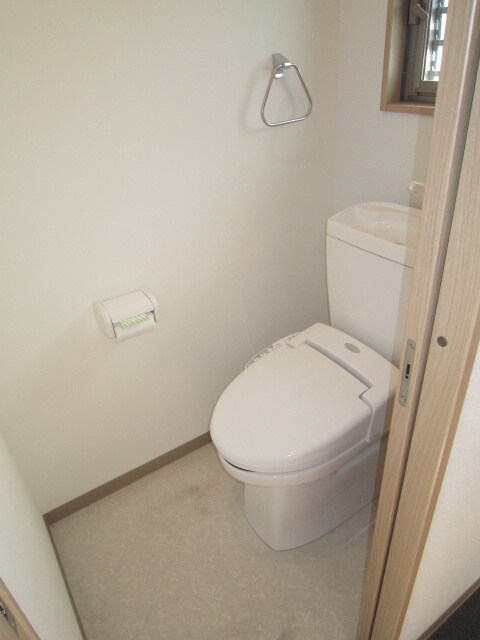 物件内観写真12　(トイレ)
