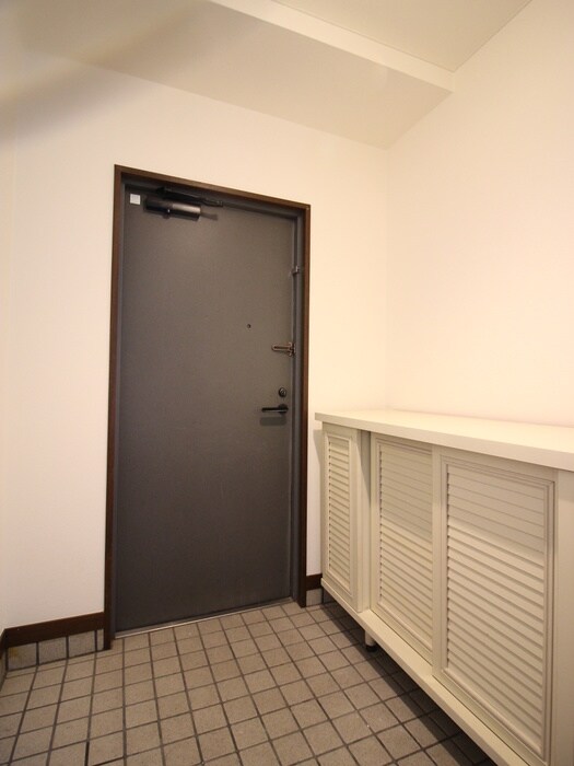 物件内観写真13　(玄関)