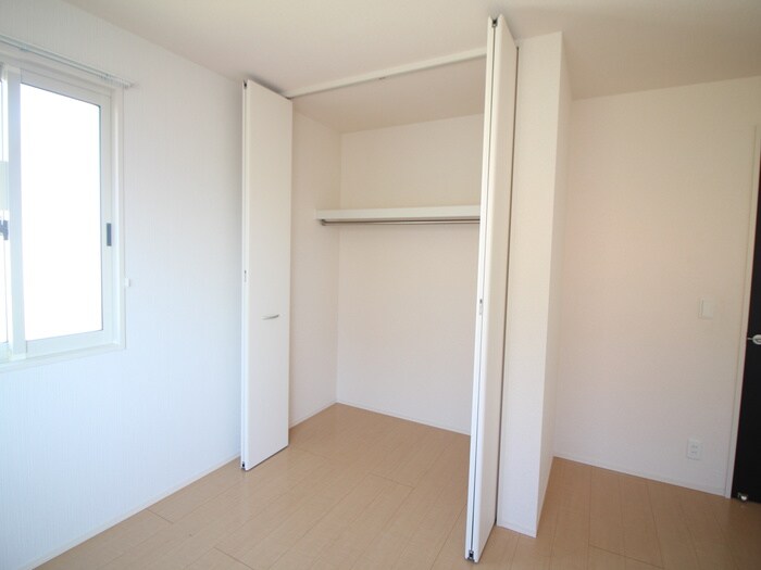 物件内観写真12　(収納)