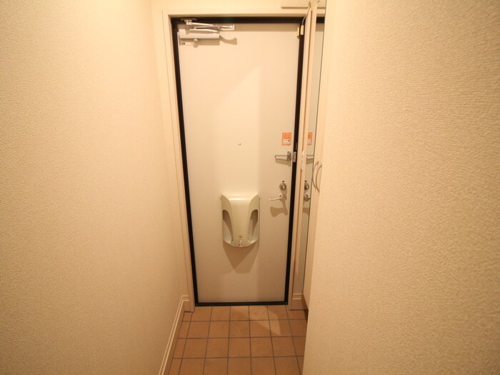 物件内観写真14　(玄関)