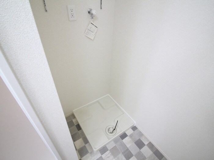 物件内観写真17　(洗濯機置場)