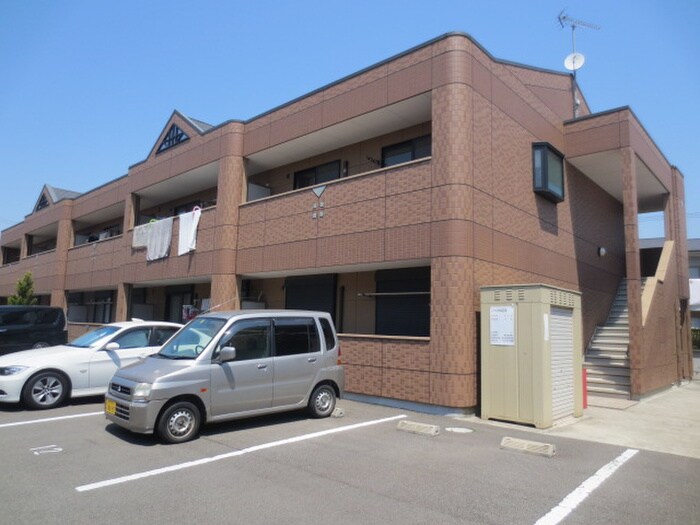 物件外観写真1　(エントランス部分)