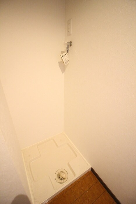 物件内観写真18　(洗濯機置場)