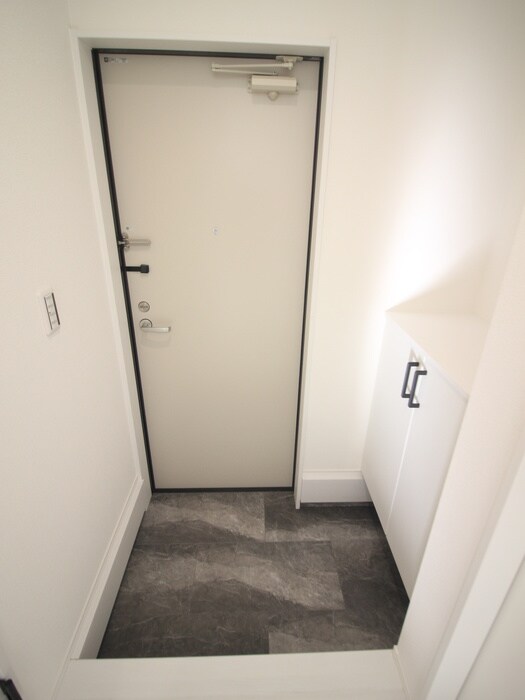 物件内観写真7　(玄関)