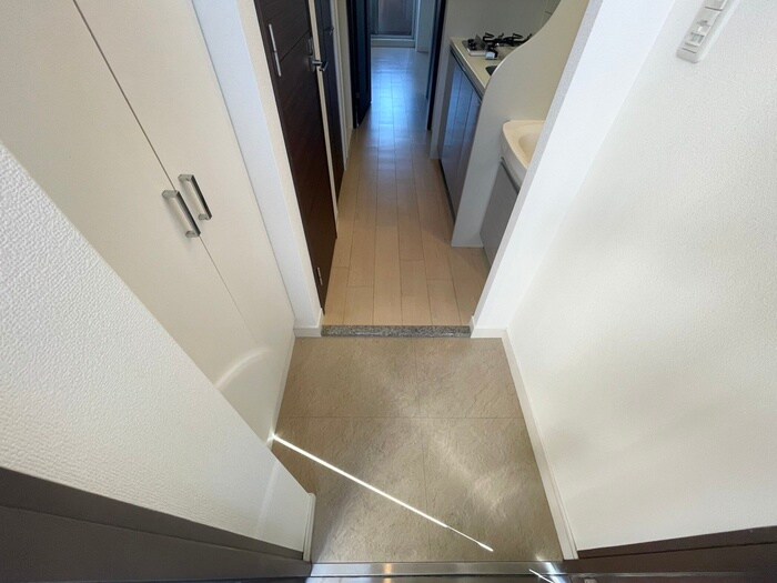 物件内観写真18　(玄関)