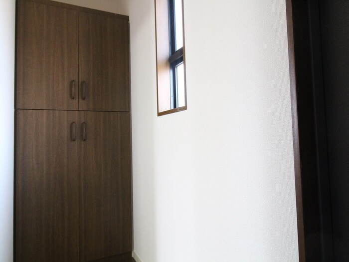 物件内観写真22　(玄関)