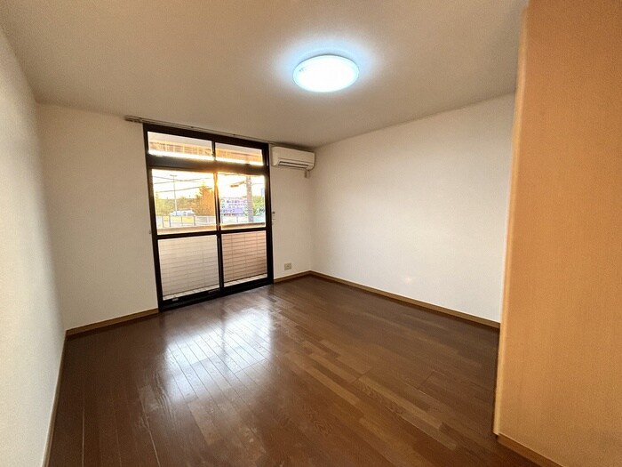 物件内観写真9　(居室)