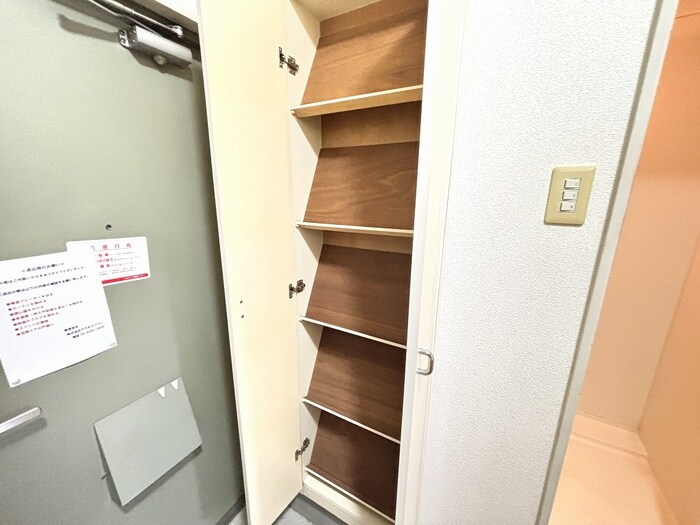物件内観写真16　(靴箱)