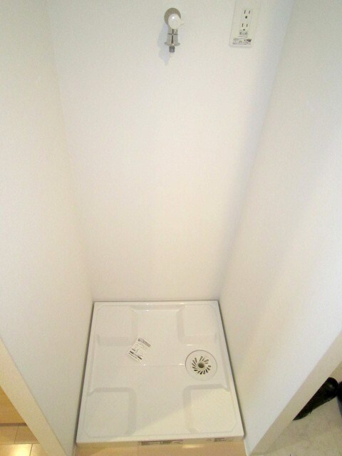 物件内観写真11　(洗濯機置場)