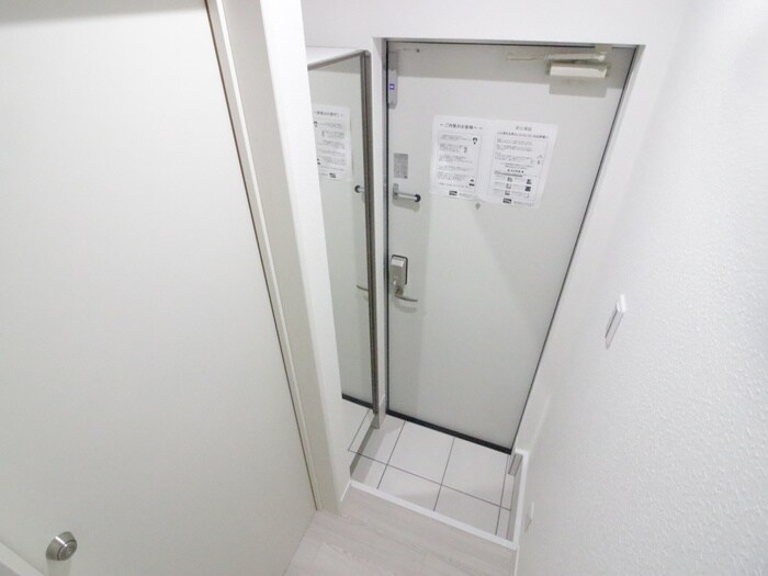 物件内観写真17　(玄関)