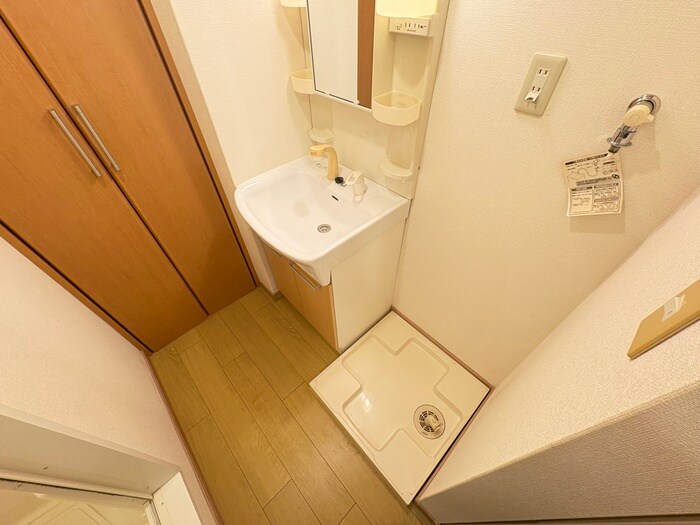 物件内観写真9　(洗濯機置場)