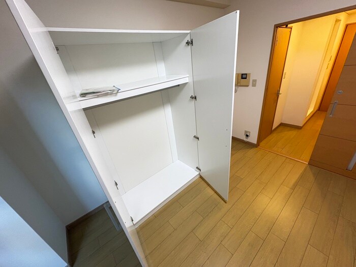 物件内観写真15　(収納)