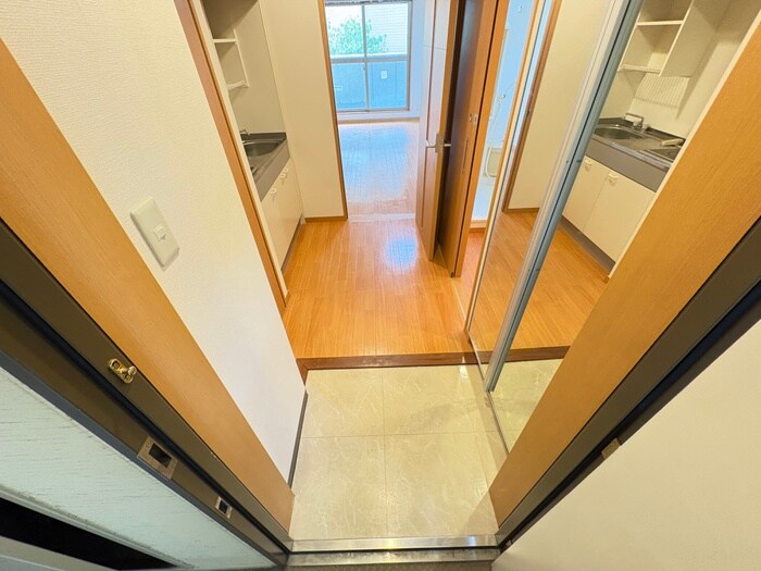 物件内観写真20　(玄関)