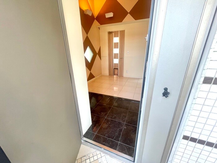 物件内観写真8　(玄関)