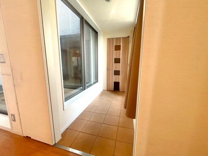 物件内観写真11　(廊下)