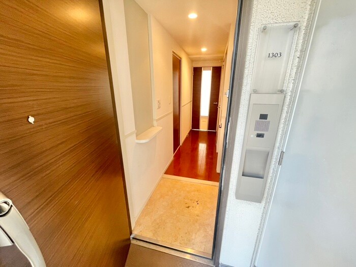 ロイヤルパ－クス桃坂の玄関