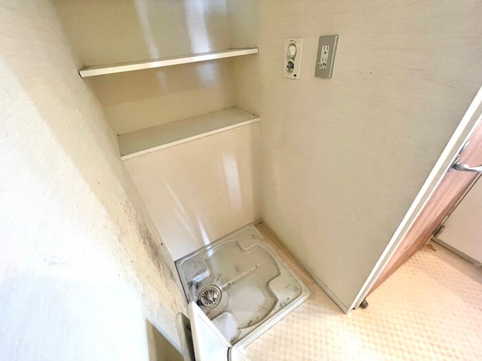 物件内観写真20　(洗濯機置場)