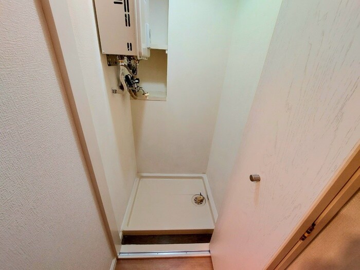 物件内観写真15　(洗濯機置場)