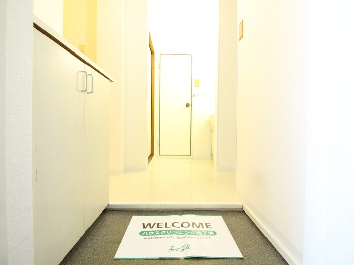 物件内観写真16　(玄関)